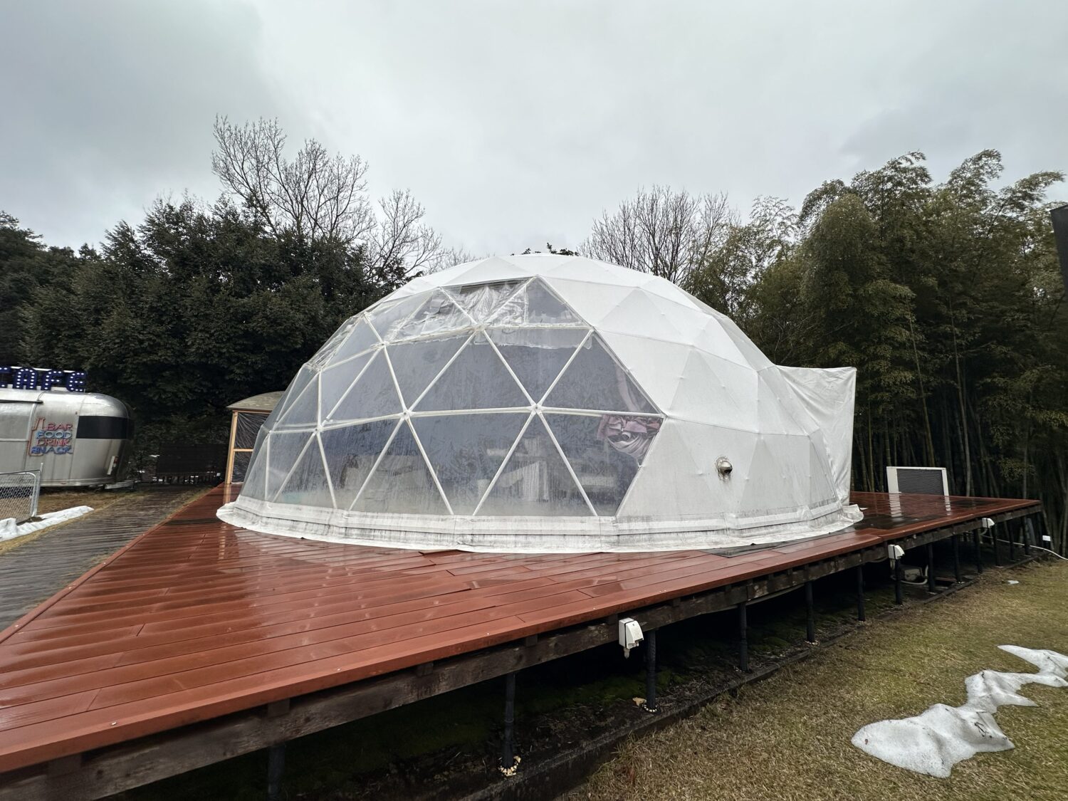 ドームテント透明部 施工前 外観